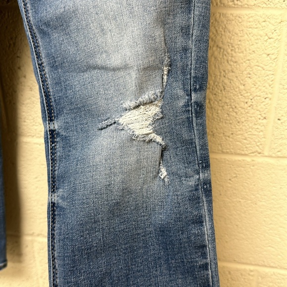 Silver Jean Co Capris - Picture 3 of 4